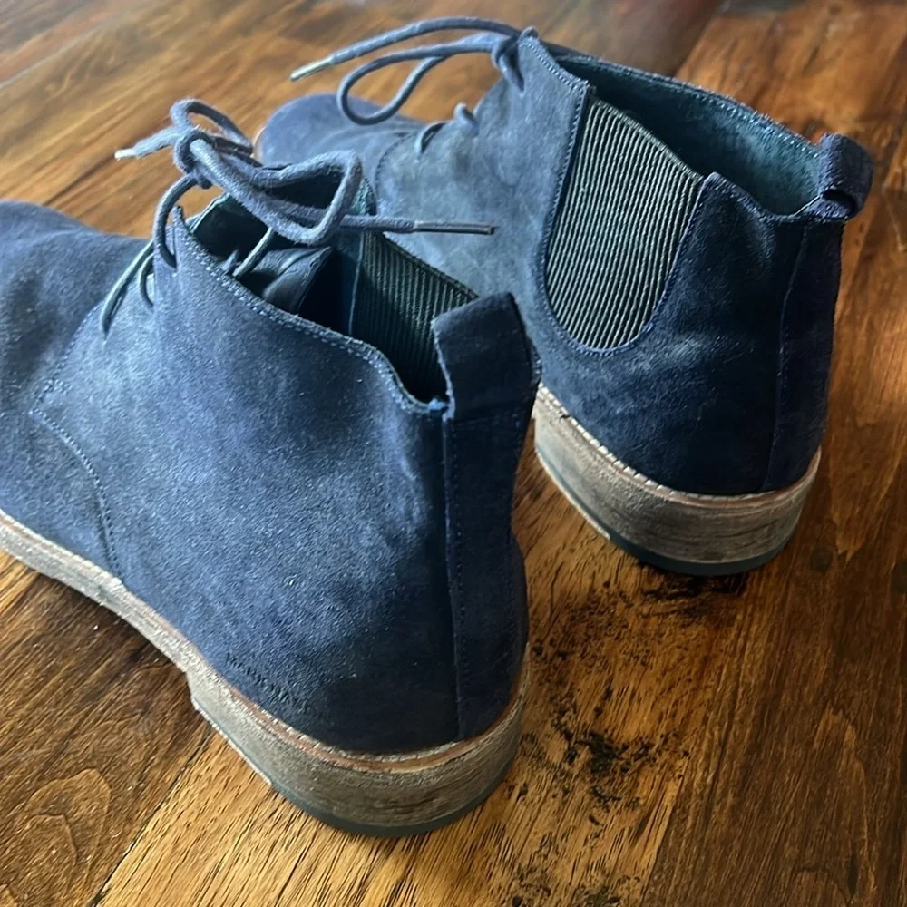 Mark Nason Men’s 11.5 Navy Suede Lace Up Chukka Boots. Like New